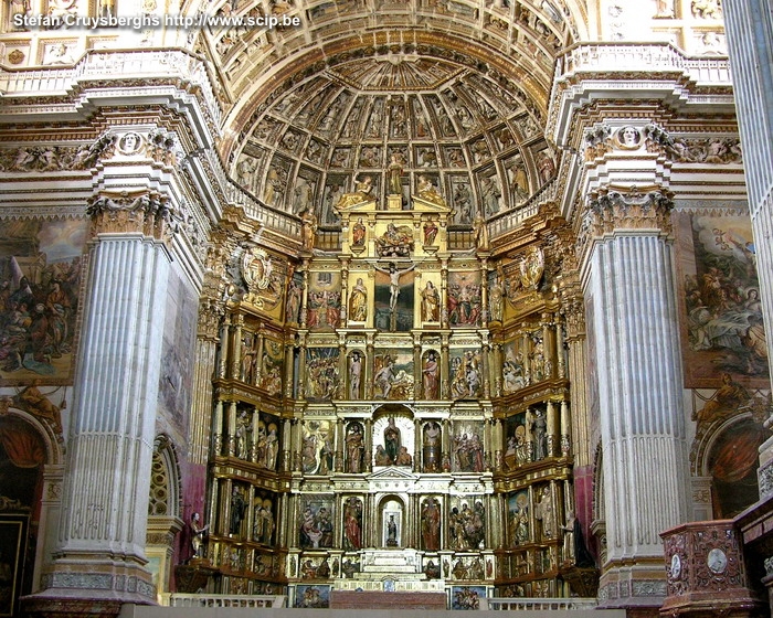 Granada - Iglesia San Geronimo Het San Jeronimo-klooster werd vlak na de reconquista (1492) gebouwd in opdracht van Isabella en Ferdinand. Vooral het retabel wemelt van de religieuze onderwerpen. Stefan Cruysberghs